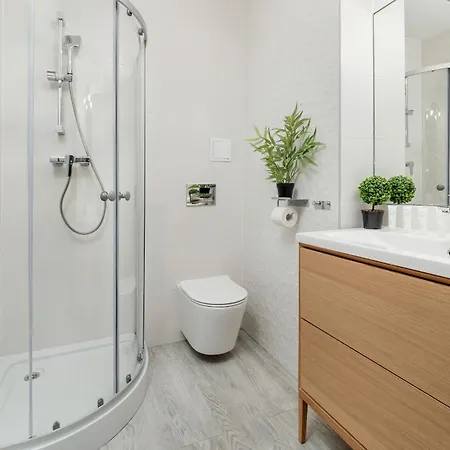 Polonia By Renters Apartment *